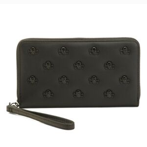 🔹️ Betsey  Johnson🔹️ Black  Skull  Long Zip-around Wallet